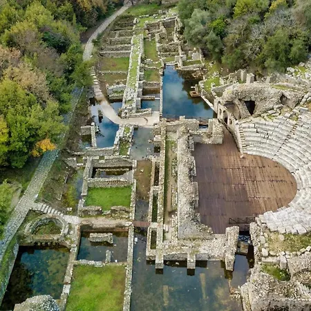 Lubora 3* Εξαμίλιο