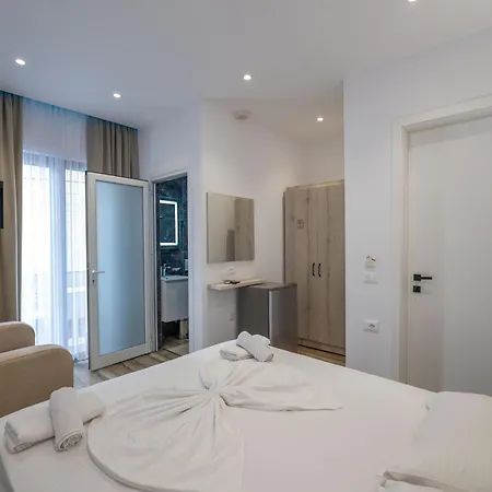 Lubora Πανσιόν 3*